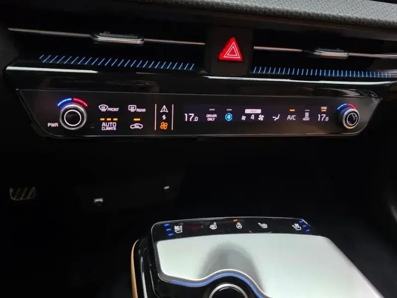2023 Kia EV6 с пробегом 36 888 км