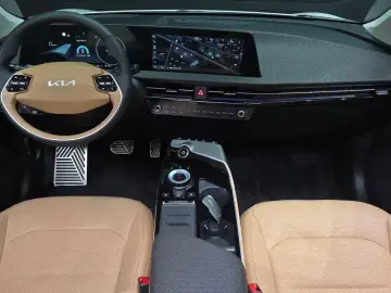 2023 Kia EV6 с пробегом 15 133 км