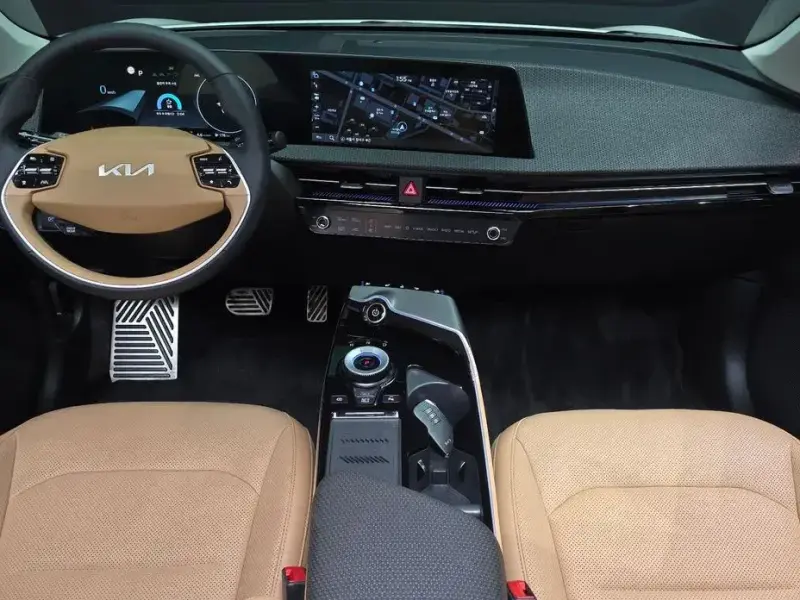 2023 Kia EV6 с пробегом 15 133 км