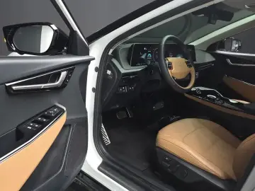 2023 Kia EV6 с пробегом 15 133 км