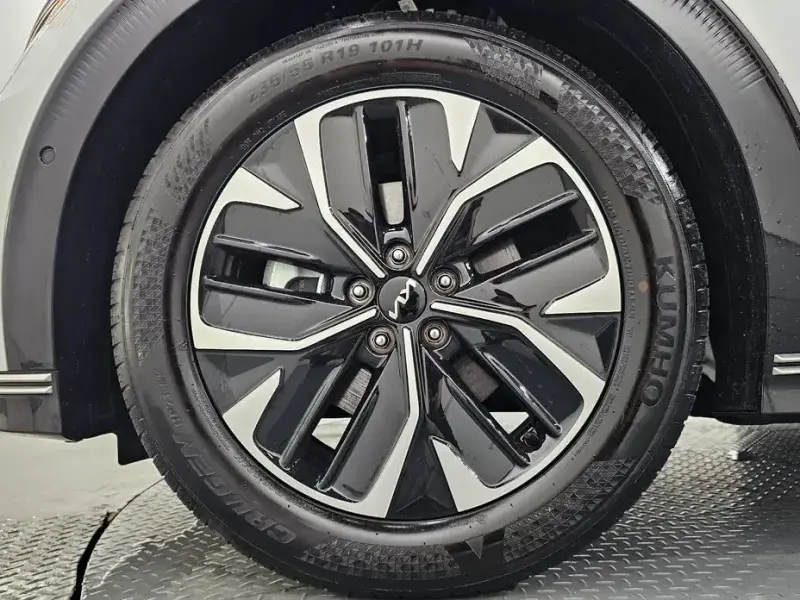 2024 Kia EV6 с пробегом 22 255 км