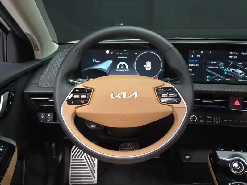 2023 Kia EV6 с пробегом 15 133 км
