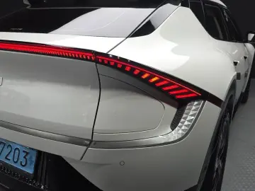 2023 Kia EV6 с пробегом 15 133 км