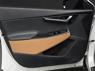2023 Kia EV6 с пробегом 15 133 км