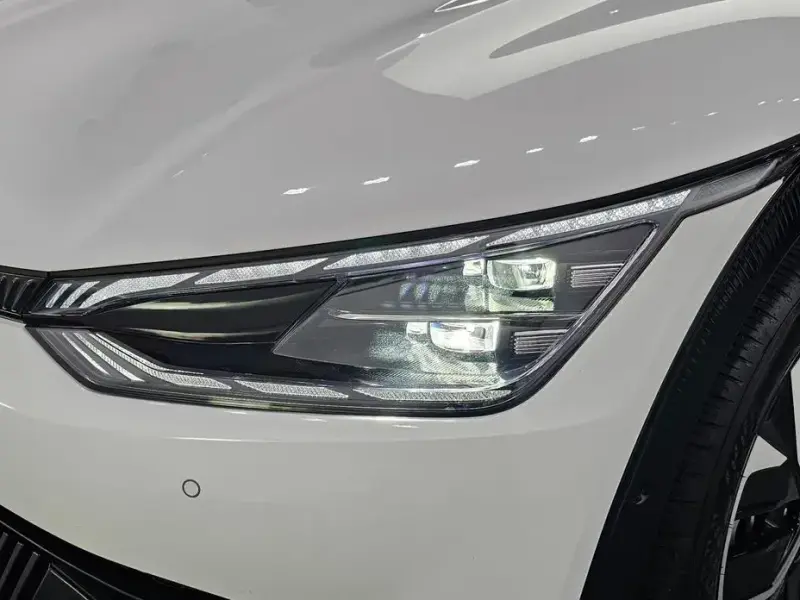 2024 Kia EV6 с пробегом 22 255 км
