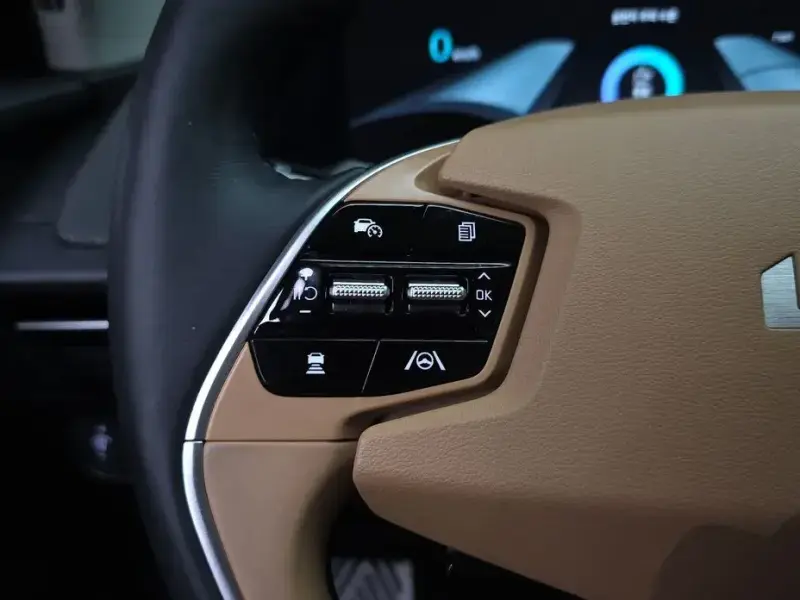2023 Kia EV6 с пробегом 15 133 км