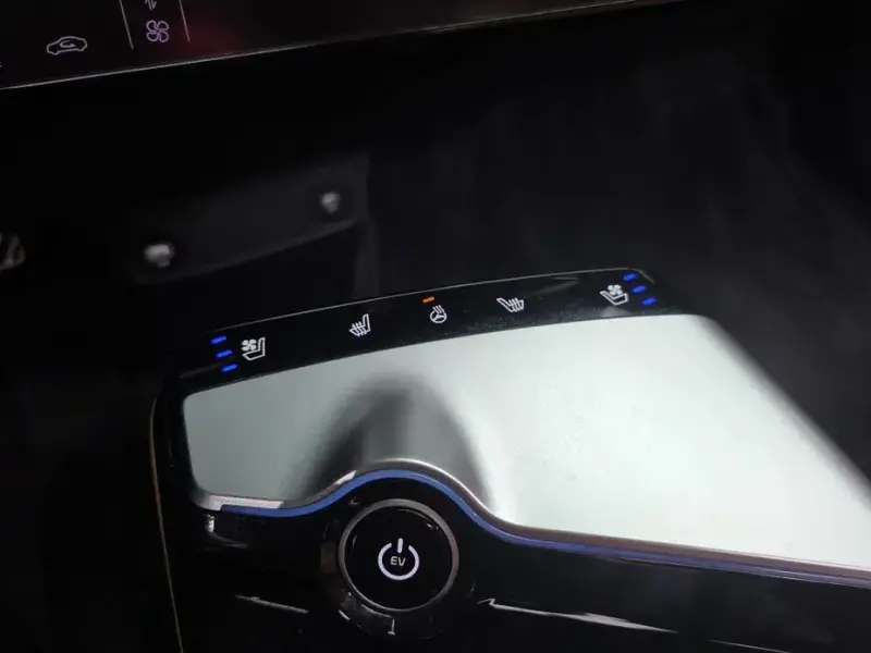 2023 Kia EV6 с пробегом 15 133 км