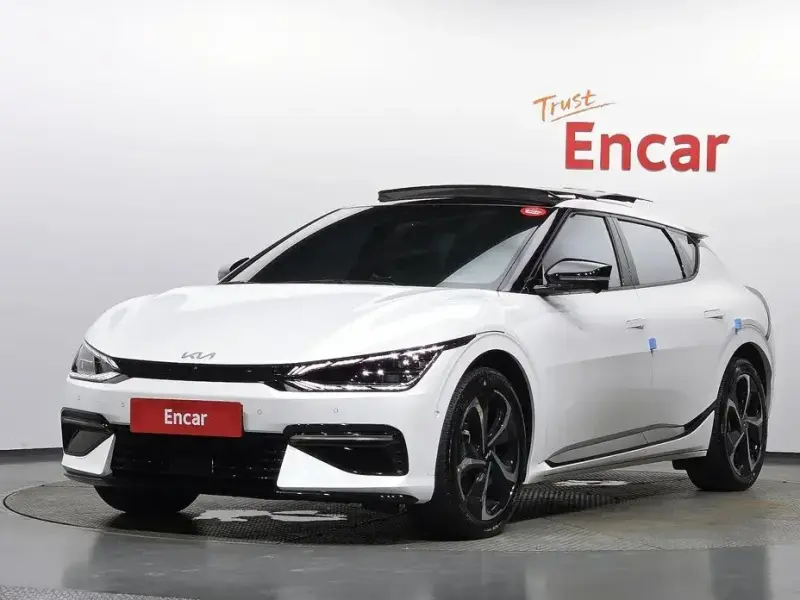 2022 Kia EV6 с пробегом 86 082 км