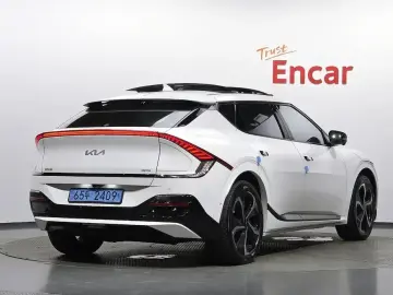 2022 Kia EV6 с пробегом 86 082 км