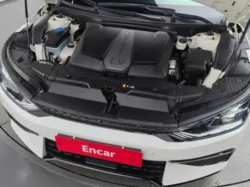 2022 Kia EV6 с пробегом 86 082 км