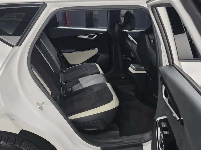 2022 Kia EV6 с пробегом 86 082 км