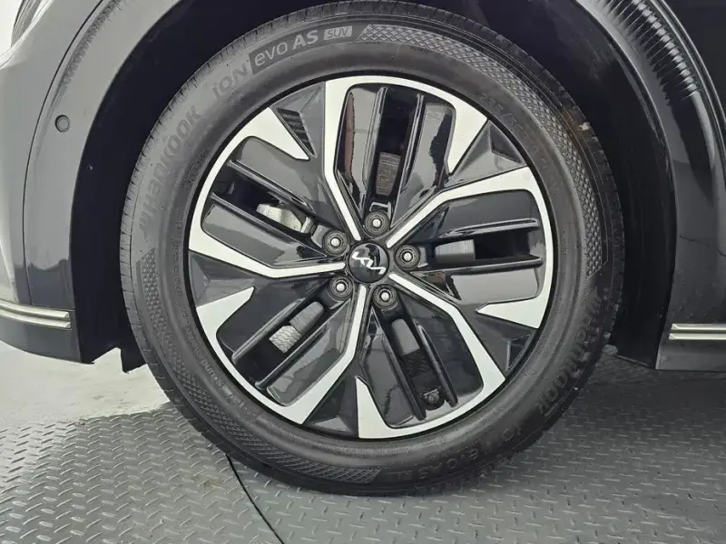 2022 Kia EV6 с пробегом 84 707 км