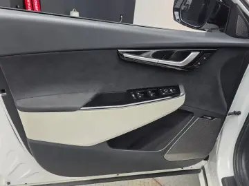 2022 Kia EV6 с пробегом 86 082 км