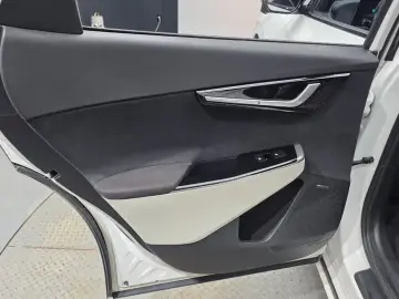 2022 Kia EV6 с пробегом 86 082 км