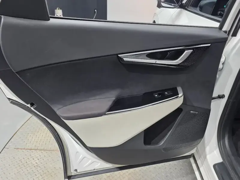 2022 Kia EV6 с пробегом 86 082 км