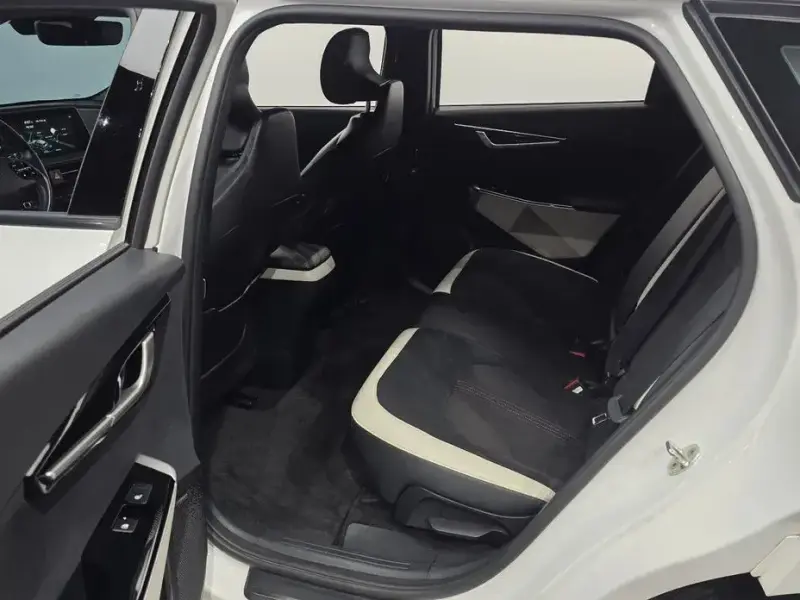 2022 Kia EV6 с пробегом 86 082 км