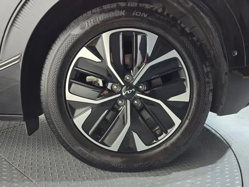 2022 Kia EV6 с пробегом 84 707 км