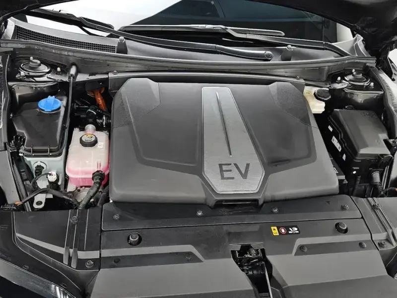 2023 Kia EV6 с пробегом 12 726 км