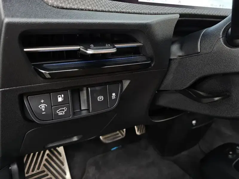 2023 Kia EV6 с пробегом 12 726 км