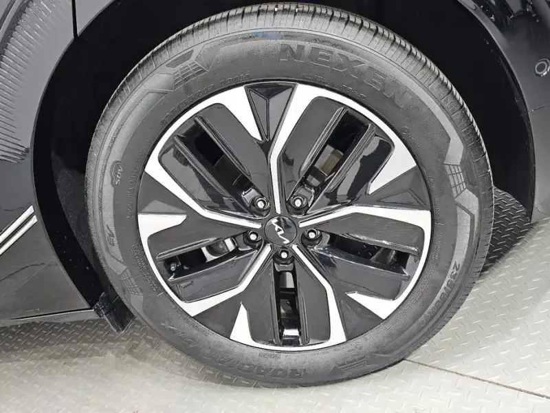 2023 Kia EV6 с пробегом 12 726 км
