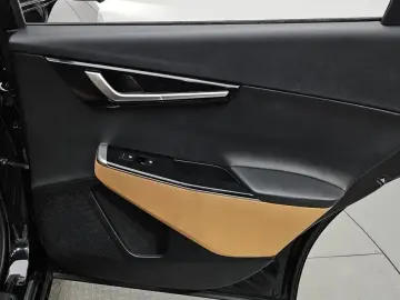 2023 Kia EV6 с пробегом 12 726 км