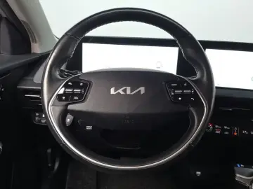 2022 Kia EV6 с пробегом 50 188 км