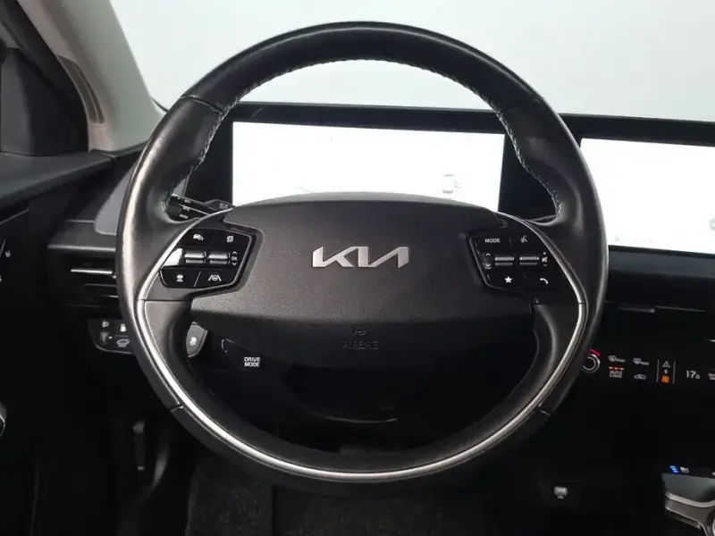 2022 Kia EV6 с пробегом 50 188 км