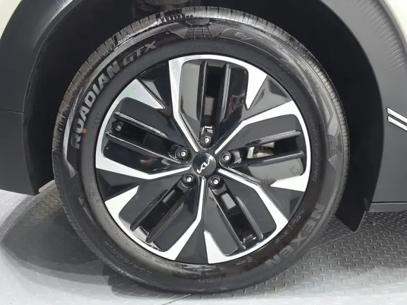 2022 Kia EV6 с пробегом 50 188 км