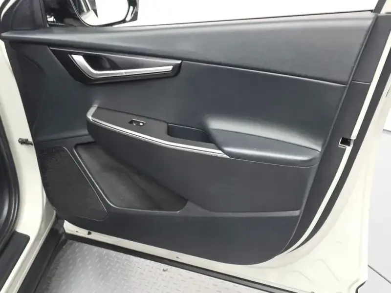 2022 Kia EV6 с пробегом 50 188 км