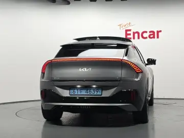 2023 Kia EV6 с пробегом 58 449 км