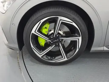 2023 Kia EV6 с пробегом 58 449 км