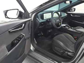 2023 Kia EV6 с пробегом 58 449 км