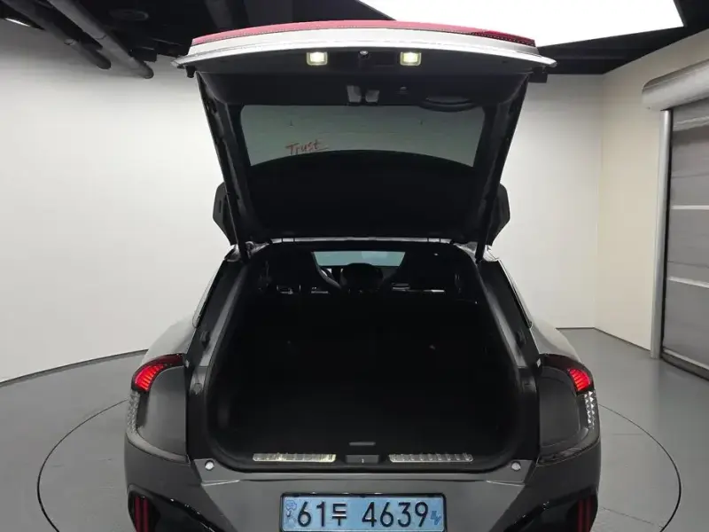 2023 Kia EV6 с пробегом 58 449 км