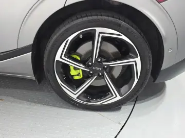 2023 Kia EV6 с пробегом 58 449 км