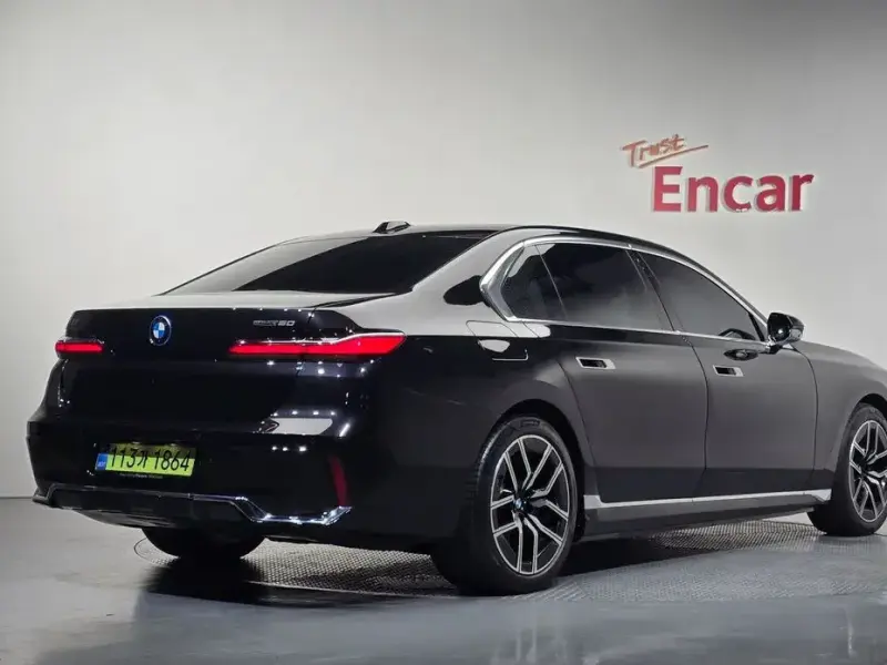 2025 BMW i7 с пробегом 12 514 км