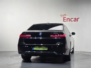 2025 BMW i7 с пробегом 12 514 км