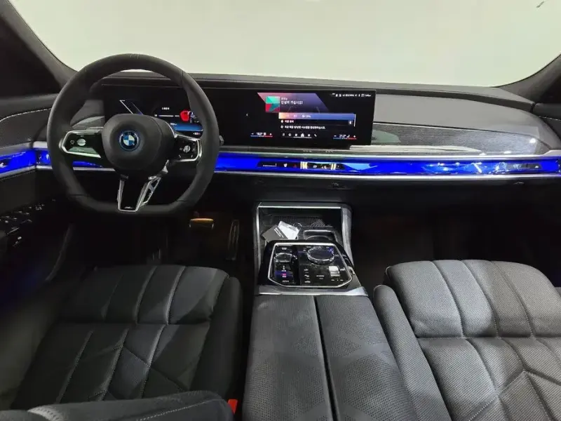 2025 BMW i7 с пробегом 12 514 км
