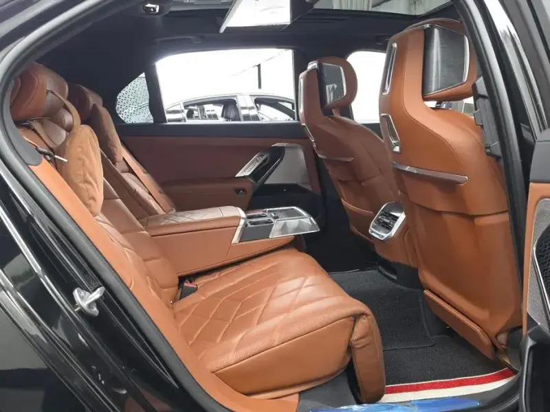 2024 BMW i7 с пробегом 56 241 км