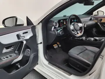 2021 Mercedes-Benz CLA с пробегом 32 489 км