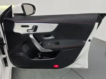 2022 Mercedes-Benz CLA с пробегом 48 056 км