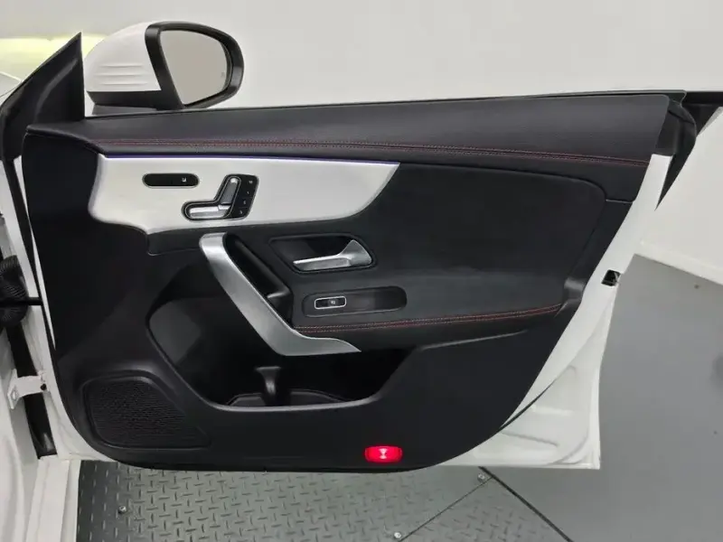 2022 Mercedes-Benz CLA с пробегом 48 056 км