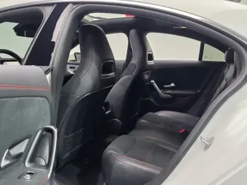 2022 Mercedes-Benz CLA с пробегом 48 056 км