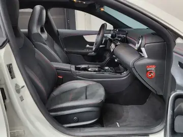 2021 Mercedes-Benz CLA с пробегом 32 489 км