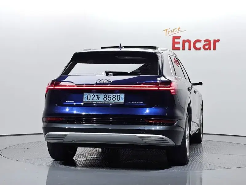 2021 Audi e-tron с пробегом 109 500 км