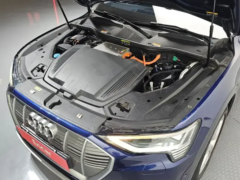 2021 Audi e-tron с пробегом 109 500 км