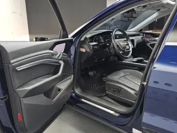 2021 Audi e-tron с пробегом 109 500 км