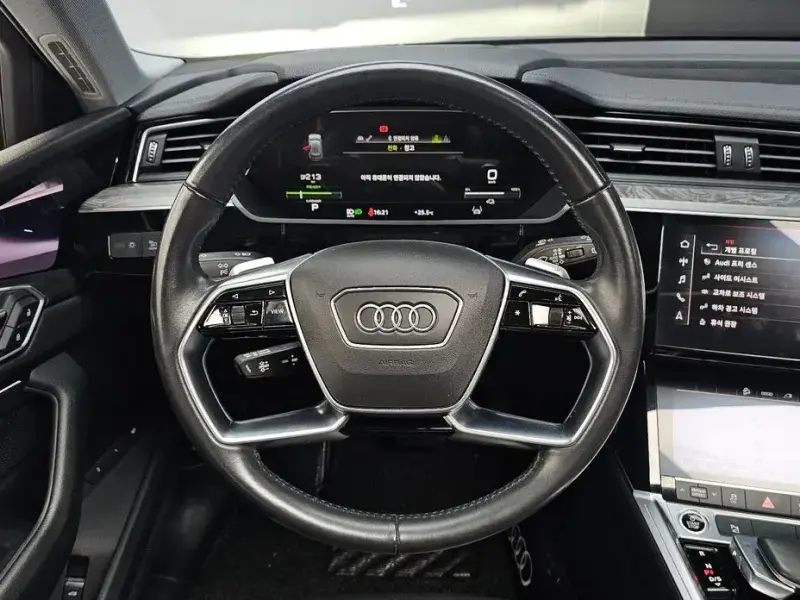 2021 Audi e-tron с пробегом 109 500 км