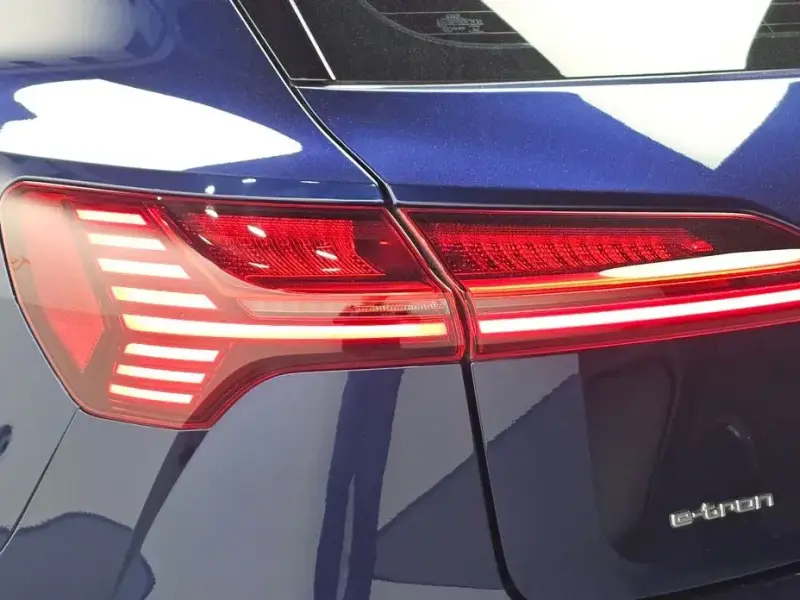 2021 Audi e-tron с пробегом 109 500 км