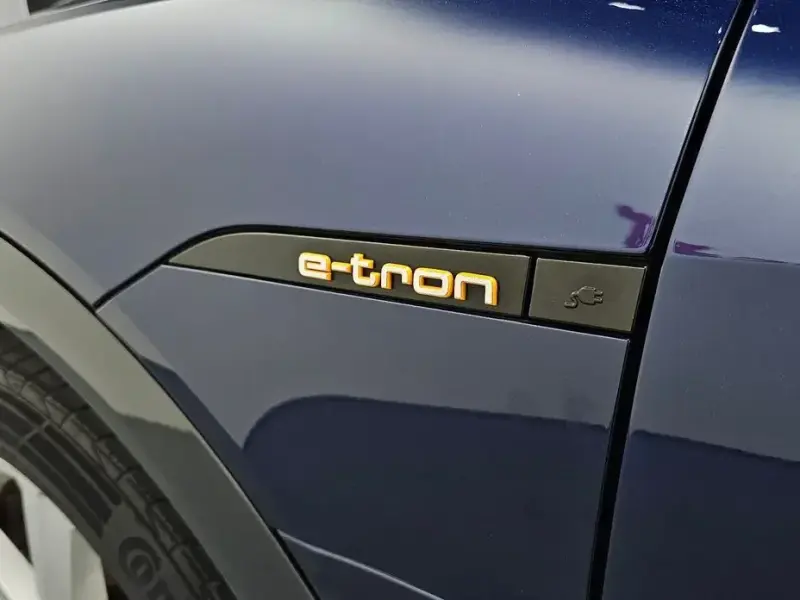 2021 Audi e-tron с пробегом 109 500 км