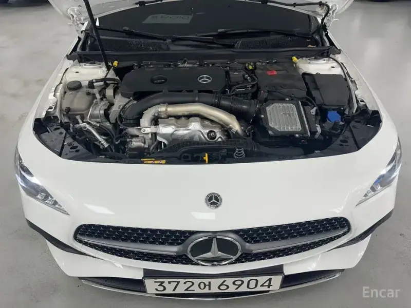 2025 Mercedes-Benz CLA с пробегом 9 248 км